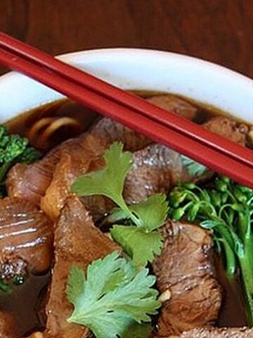 taiwanese beef noodle soup