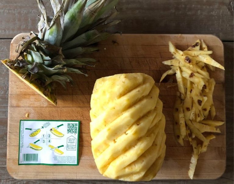 How To Cut A Pineapple With Little Waste - Viet World Kitchen