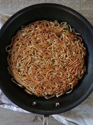 Crispy pan-fried noodles